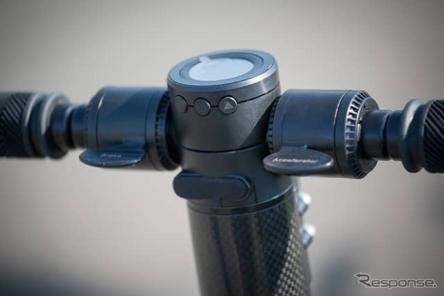 MaKingのマルチ電動キックボード『New K7』《撮影 五味渕秀行》