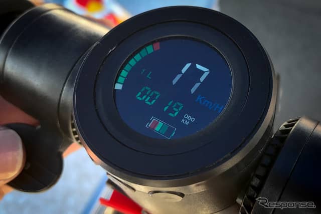 MaKingのマルチ電動キックボード『New K7』《撮影 五味渕秀行》