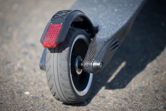 MaKingのマルチ電動キックボード『New K7』《撮影 五味渕秀行》