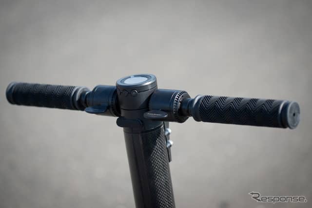 MaKingのマルチ電動キックボード『New K7』《撮影 五味渕秀行》