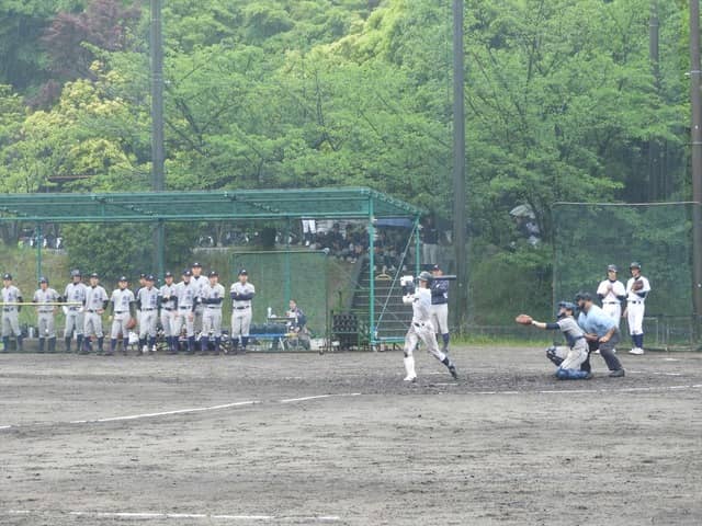 ５月は全国各地のグラウンドで試合が行われている手束仁