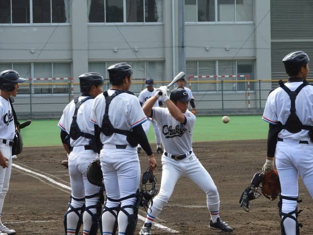 シートノックも本番を意識して行われる手束仁