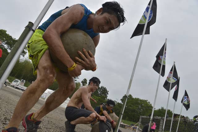 障害物レース「スパルタンレース」千葉大会優勝タイム、男子44分46秒、女子1時間1分7秒
