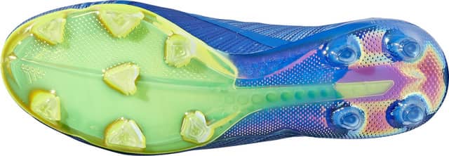 アディダスフットボール、スピードプレーヤー向けのスパイク「X18」発売