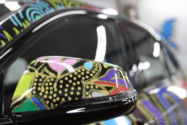 香取慎吾氏による新型BMW X2ラッピングカー