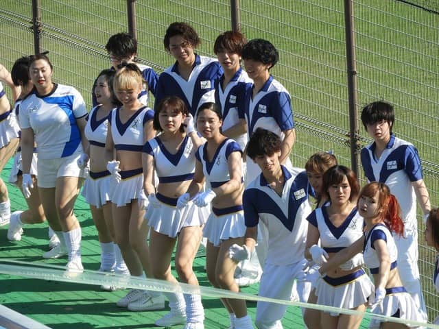 盛り上がるジェイプロジェクト応援団撮影：手束仁