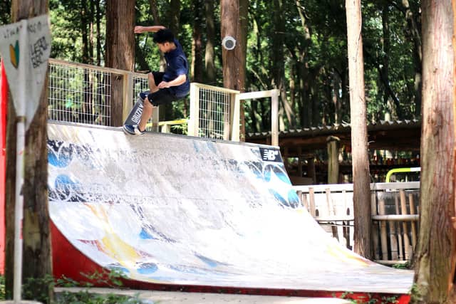 スケートボードスクールとキャンプ生活を体験する「スケートキャンプ」開催