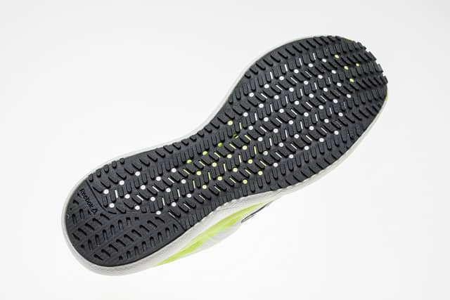 リーボック、約100グラムのレーシングシューズ「FLOATRIDERUNFAST PRO」限定発売