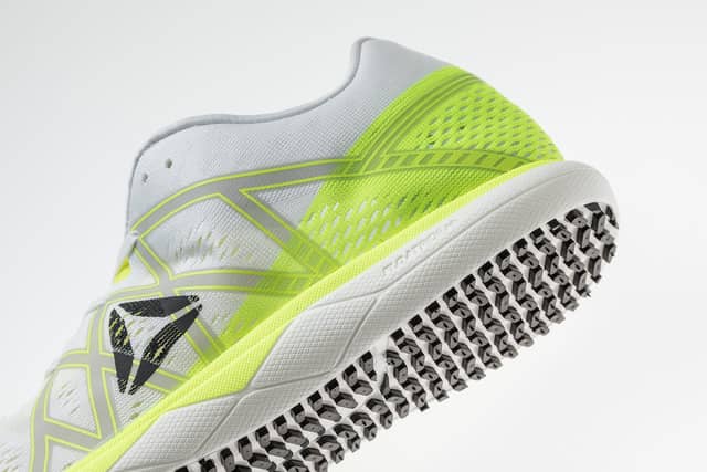 リーボック、約100グラムのレーシングシューズ「FLOATRIDERUNFAST PRO」限定発売