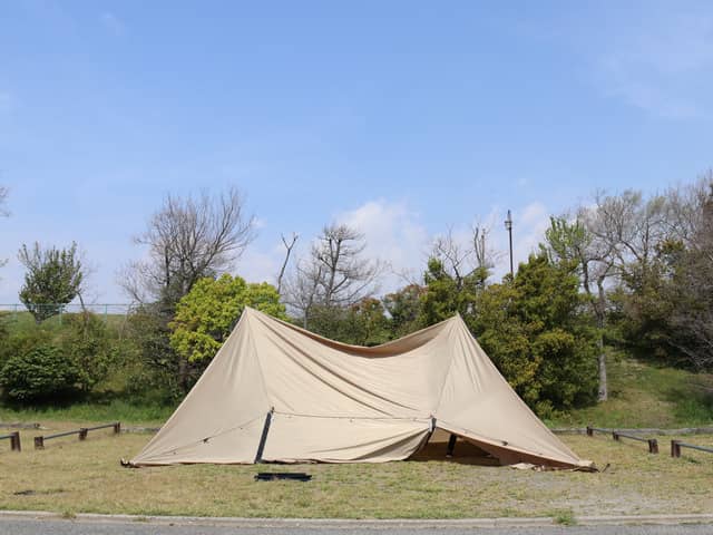 初心者でも立てられる大型シェルター「ロクロクベース」発売