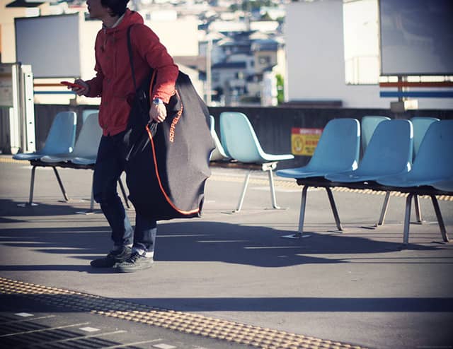 折りたたみ自転車を背負って運べるリュック型輪行バッグ「ショエル」発売