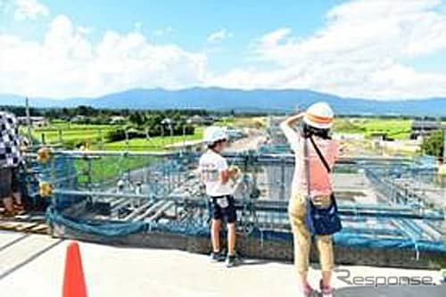 橋の建設現場を見学