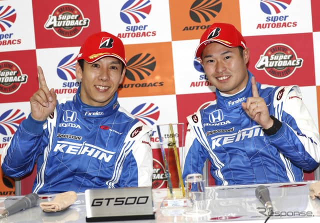 今季GT500開幕戦で勝った小暮（左）が「Modulo Drago CORSE」から鈴鹿10Hに参戦（写真右はGT500での小暮の相棒・塚越広大）。《写真提供 Honda》