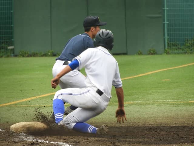 果敢に攻める、川越東撮影:手束仁