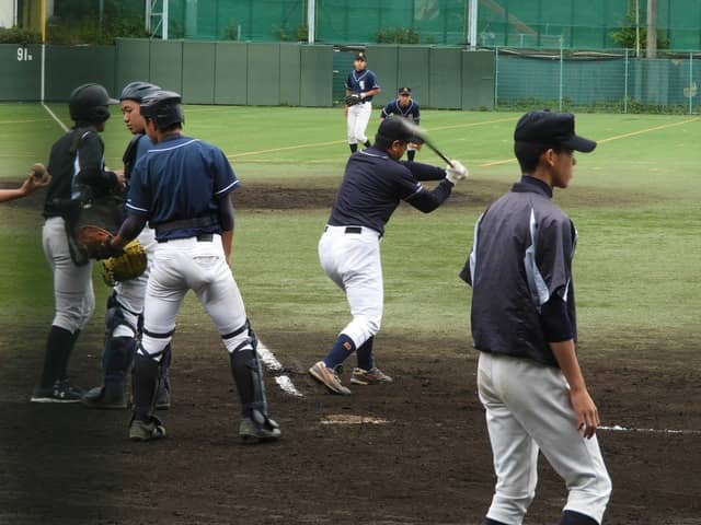 佼成学園のシートノック撮影:手束仁