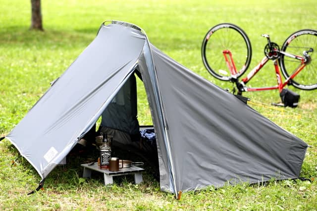 自転車を置けるサイクリスト向けツールームテント「バックフリップバイシクルテント」発売