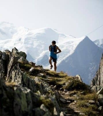 ガーミン、トレイルランナーの上田瑠偉とアンバサダー契約を締結