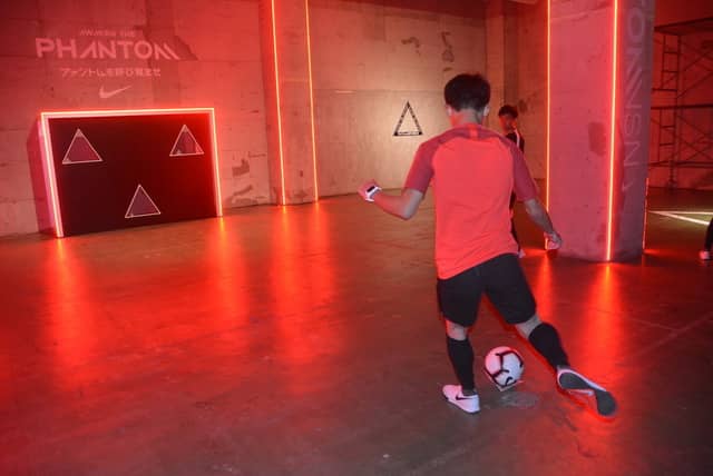 ナイキの「ファントム ビジョン」を実際に履いてみた…足への馴染み方がすごい！撮影：大日方航