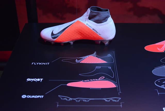 ナイキの「ファントム ビジョン」を実際に履いてみた…足への馴染み方がすごい！撮影：大日方航