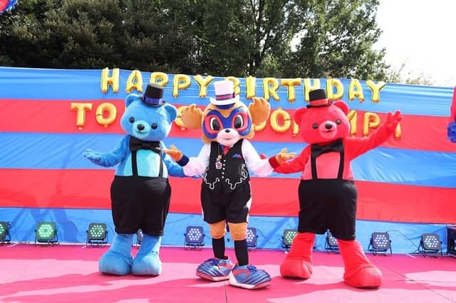 FC東京マスコット「東京ドロンパ」の就任10周年を祝うイベント開催