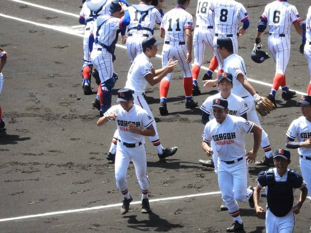 二段重ね文字の木更津総合ナイン