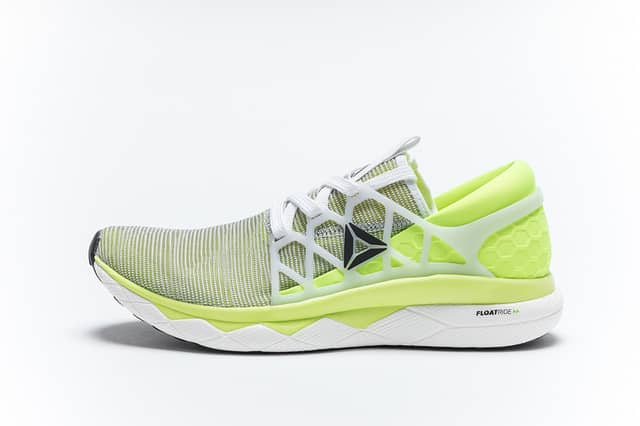 リーボック、足元をしっかりホールドするランニングシューズ「FLOATRIDE　FLEXWEAVE」発売