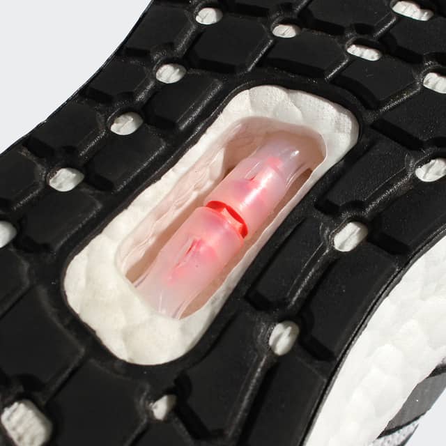 アディダス、SPEEDFACTORY生産ランニングシューズの東京モデル「AM4TKY」発売