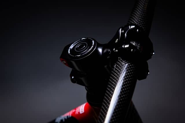 ランニングバイク「ストライダー」にカーボン製ハイスペックモデルが登場