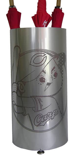 広島東洋カープ承認のオールステンレス製「カープ坊や 傘立て」発売