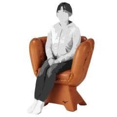 グラブに使われる革をベースにしたグラブ型ソファー「グラブチェア」登場…ミズノ