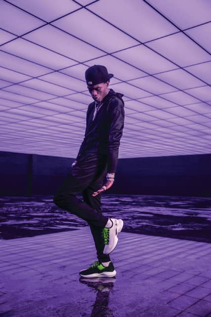 リーボック、流行の厚底ソールを採用したシューズ「SOLE FURY」発売