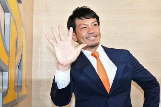 鷹・松田、現状維持の4億円で更改　来季は背番号「5」に回帰「初心に戻って」