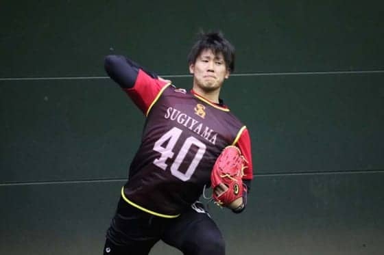 鷹ドラ2杉山、初日ブルペン入りでいきなりアピール　入来コーチ「回転強い」