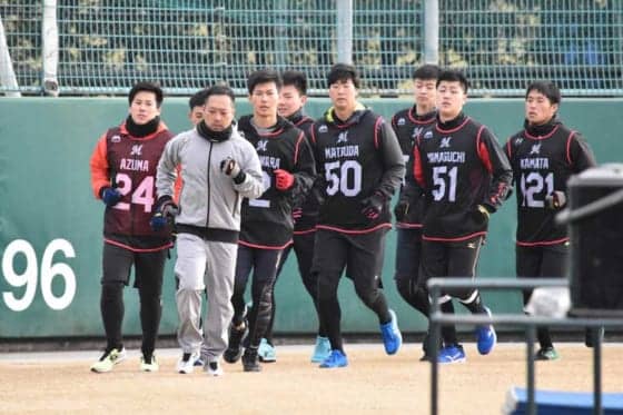 ロッテの新人合同自主トレがスタート！　12分間走トップは地元出身の高卒右腕