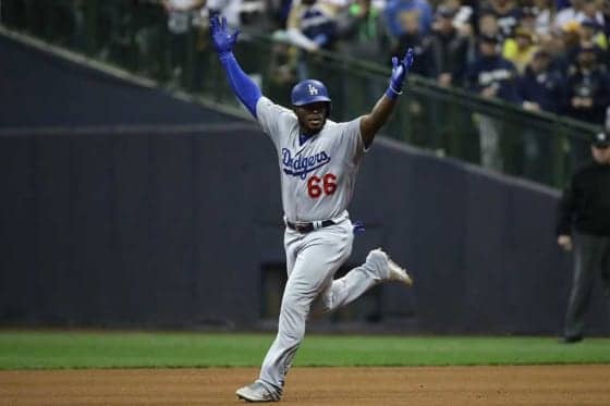 プイグより凄い!?　アンドレア夫人の豪快スイング動画にMLB公式「能力を見よ」