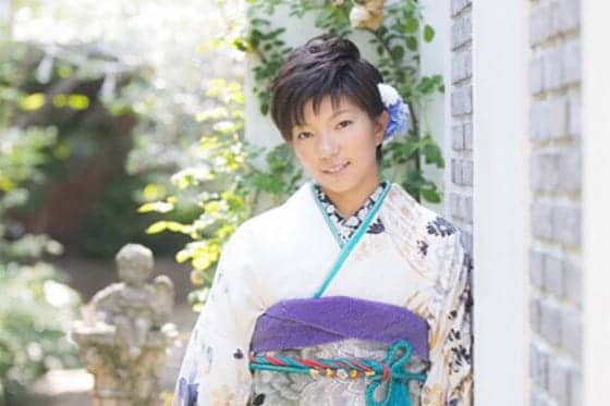 【女子プロ野球】新成人のフローラ浅野、白と紫の振袖姿で「ベストナイン」と「完全優勝」誓う