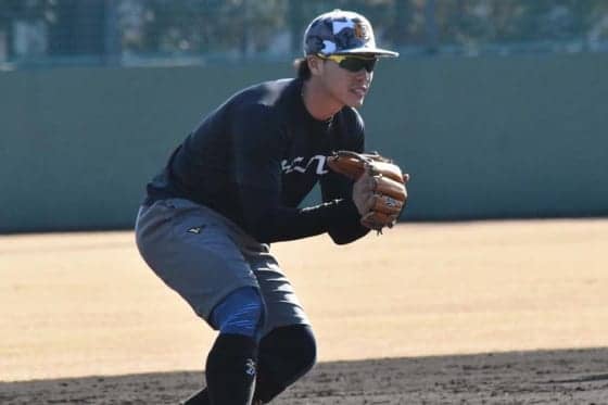 「藤岡に負けているとは思わない」ロッテ三木が1人で自主トレを行うワケ