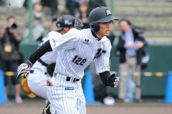 ロッテ公式インスタが“和ギータ”の豪快「フルスイング」打撃動画を公開