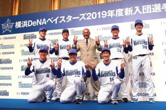 DeNAが新人の“素顔”をインスタで公開　ウクレレ、がに股打法など個性豊かな一面が