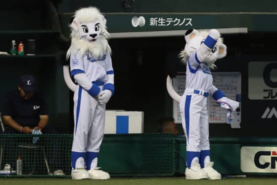 【2018年プロ野球名場面】西武10年ぶりリーグVの裏で…レオが回る、回る　驚愕の連続バク転新記録！