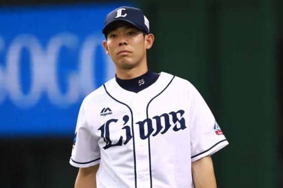 【2018年プロ野球名場面】完全にフェンス越えの大飛球を…西武秋山が大興奮の本塁打“強奪”キャッチ！