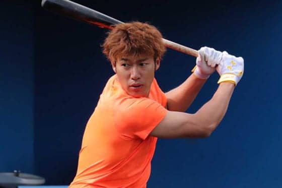 バックスクリーン直撃弾も　鷹・柳田が自主トレ公開、目指すは小久保超え「45本」