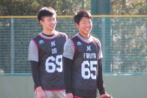 母校が揃って選抜出場　ロッテ高校生ルーキー投手2人が後輩たちに託す思い