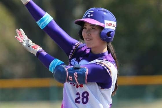 【女子プロ野球】「美女9総選挙」2位みなみ、愛猫と「にゃ～」　鳴きまね動画「めちゃくちゃ可愛い」