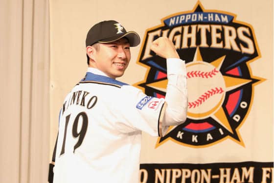 ハム金子弌大、平野佳寿からのサプライズギフトに感激「“うちのヨシヒサ”から」