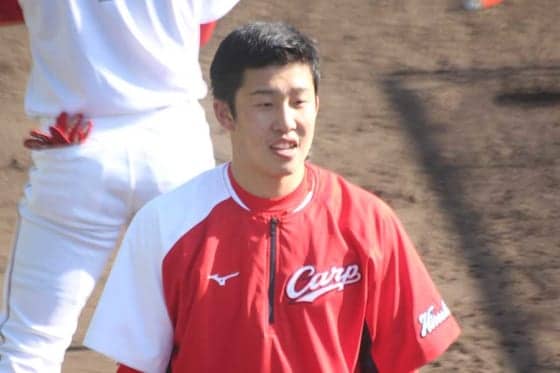 広島ドラ1小園、充実のキャンプ初日　東出Cから早くも助言「松山さんを見てみろと」