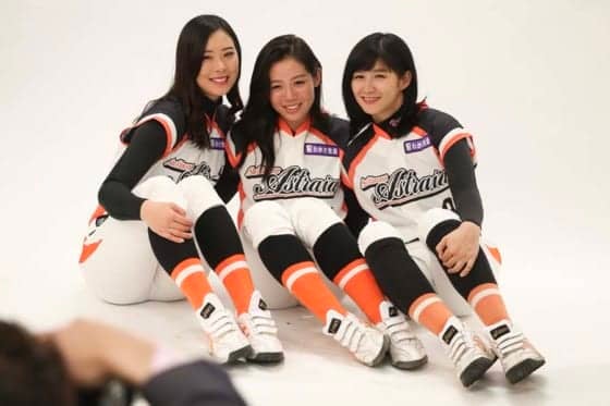 【女子プロ野球】「美女9総選挙」2位のみなみらが埼玉の華やか集合写真公開　ファン「みんな美人」