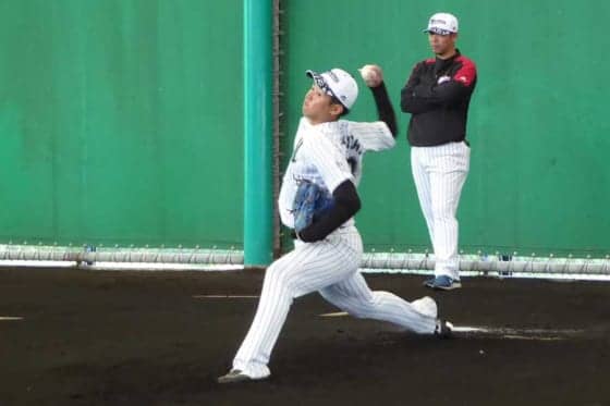 ロッテ種市、新球カットボールをブルペン初解禁も「使えそうなのは5球に1球」