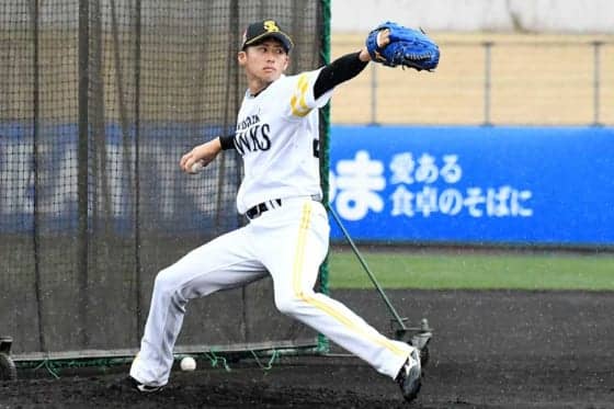 球界屈指の右腕・千賀も絶賛「技術が高い」　鷹のドラ4板東湧梧という男