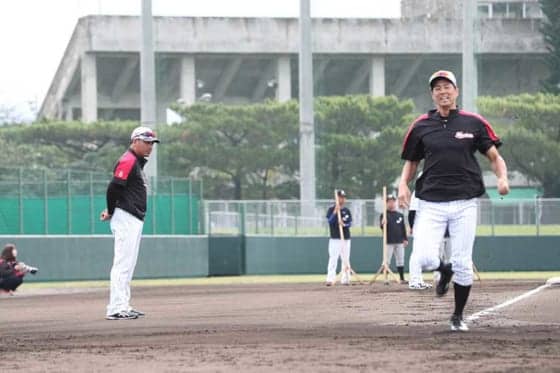 井口監督が「とにかく見守った」1週間　ロッテは実戦開始で次のステージへ